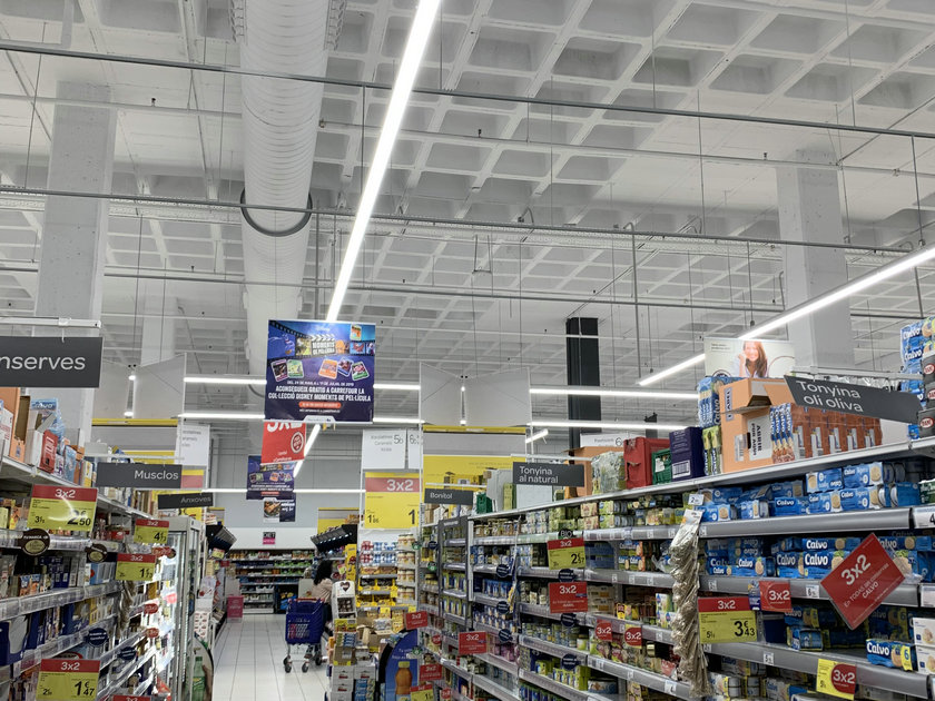 Supermarket project in Spain with Cyanlux trunking